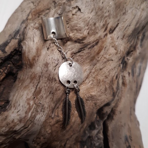 STERLING SILVER EAR CUFF WITH FEATHER DANGLE - Picture 1 of 3